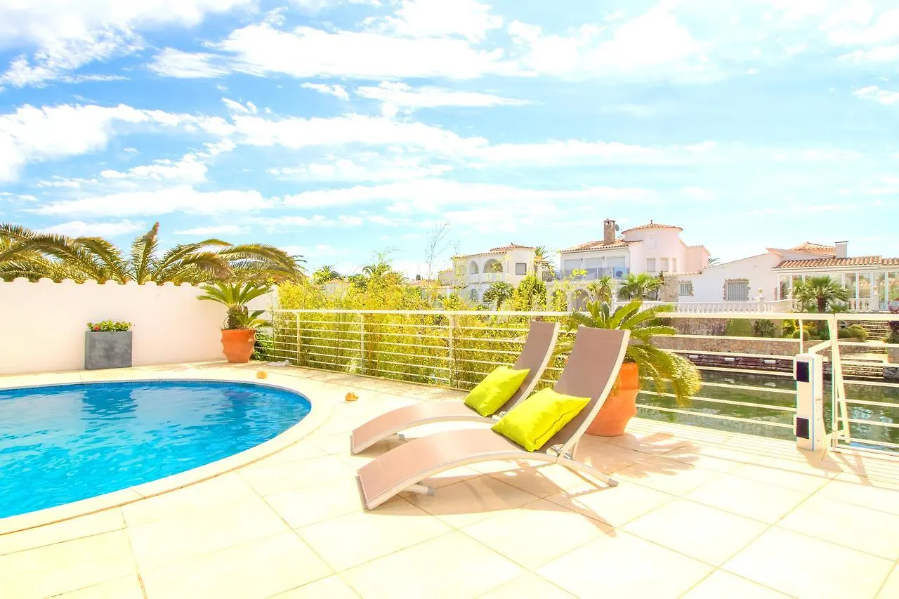 Leon Inmo Luxusvilla Esmeralda - 10029 Holiday home Empuriabrava