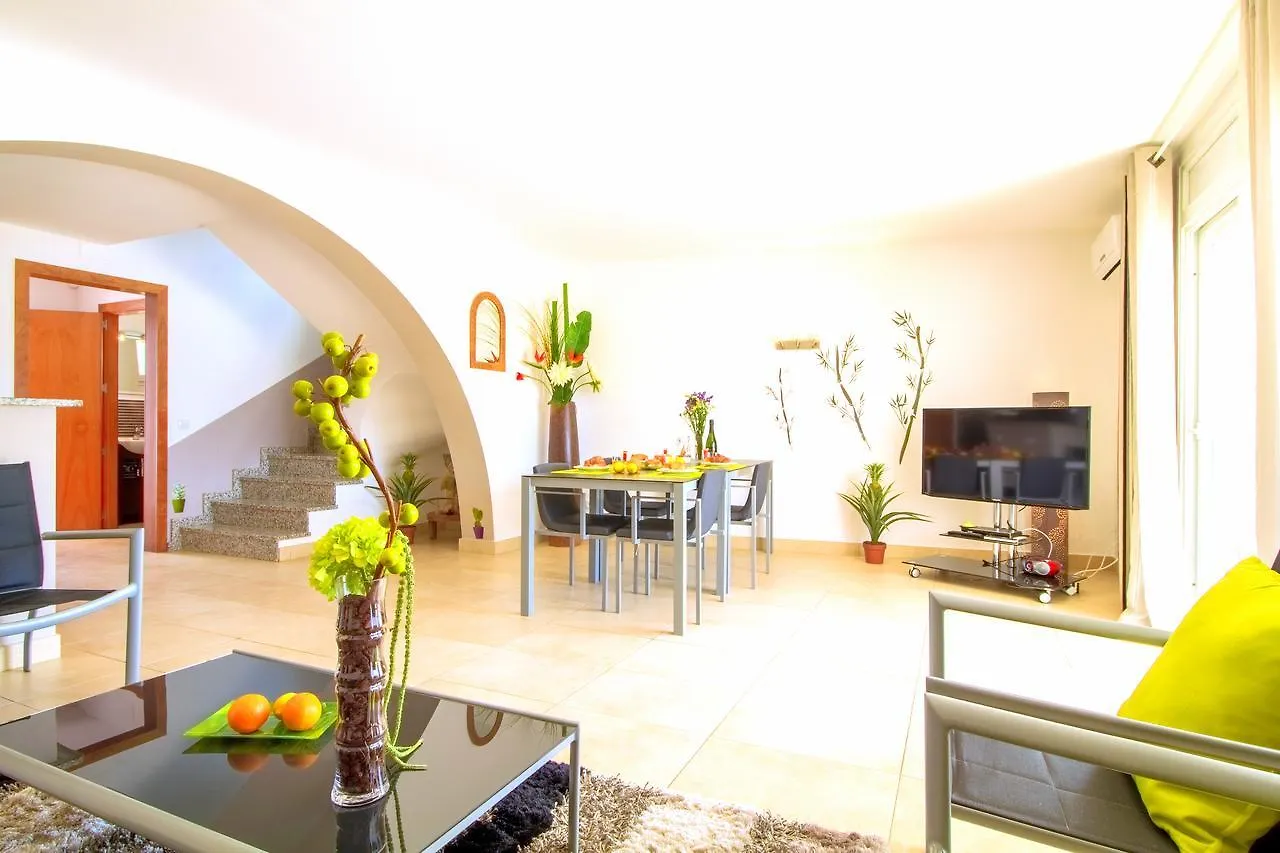 Leon Inmo Luxusvilla Esmeralda - 10029 Holiday home Empuriabrava