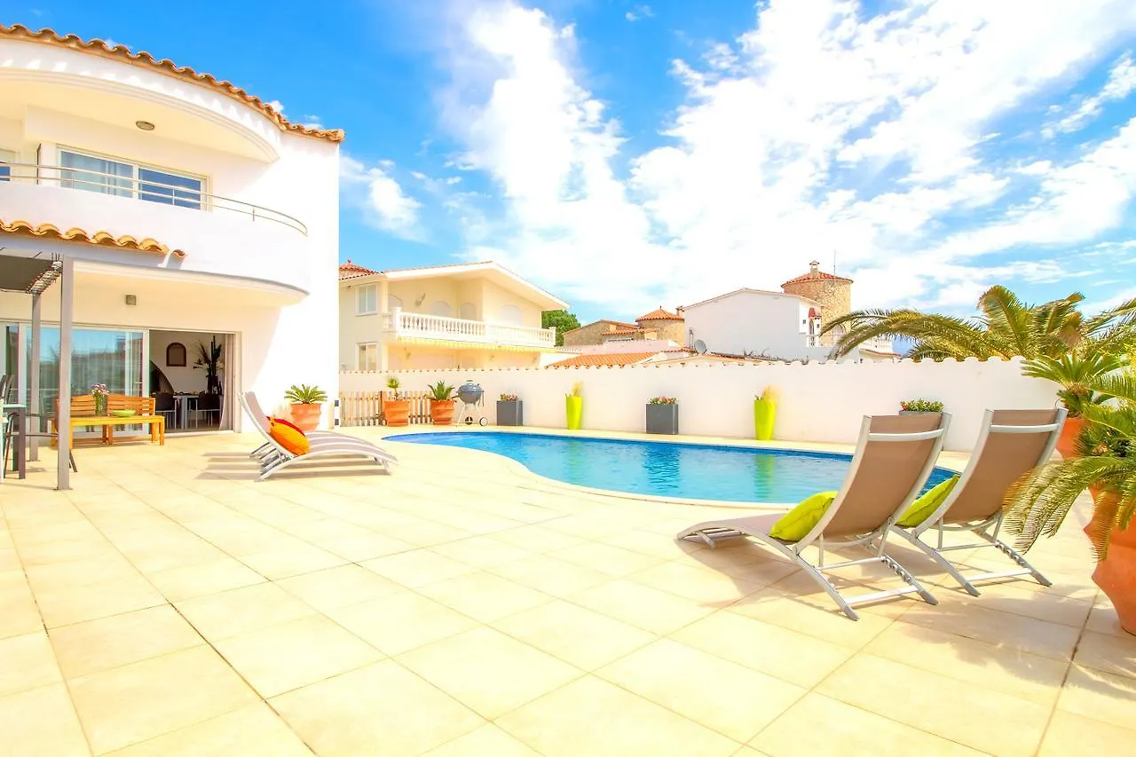 Holiday home Leon Inmo Luxusvilla Esmeralda - 10029 Spain