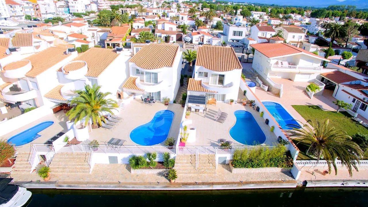 Leon Inmo Luxusvilla Esmeralda - 10029 Empuriabrava